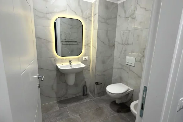 Shtepi me qera Apartament ne Tirane, Garsoniere, Mobilimi E mobiluar, Pagesa 42,000  Leke.