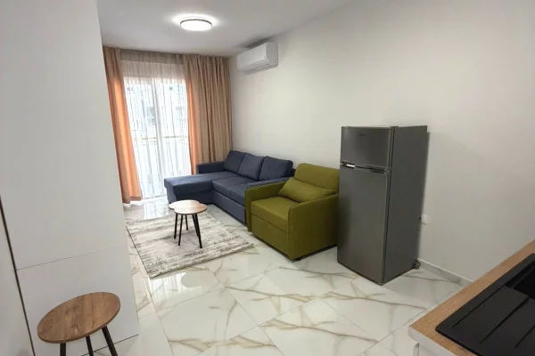Shtepi me qera Apartament ne Tirane, Garsoniere, Mobilimi E mobiluar, Pagesa 42,000  Leke.