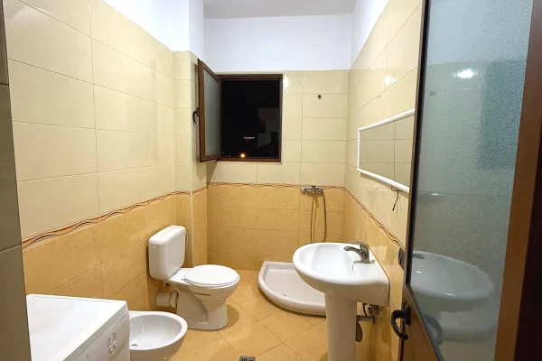 Shtepi me qera Apartament ne Tirane, 1+1, Mobilimi E mobiluar, Pagesa 45,000  Leke.