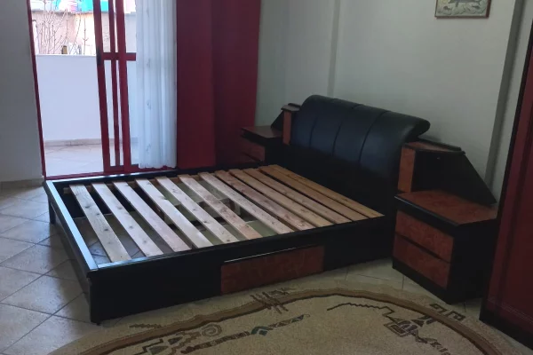 Shtepi me qera Apartament ne Tirane, 1+1, Mobilimi E mobiluar, Pagesa 500  Euro.