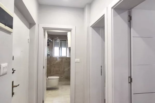 Shtepi me qera Apartament ne Tirane, 2+1, Mobilimi E mobiluar, Pagesa 650  Euro.