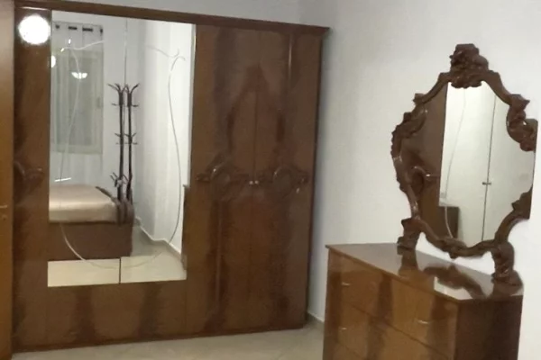 Shtepi me qera Apartament ne Tirane, 2+1, Mobilimi E mobiluar, Pagesa 47,000  Leke.