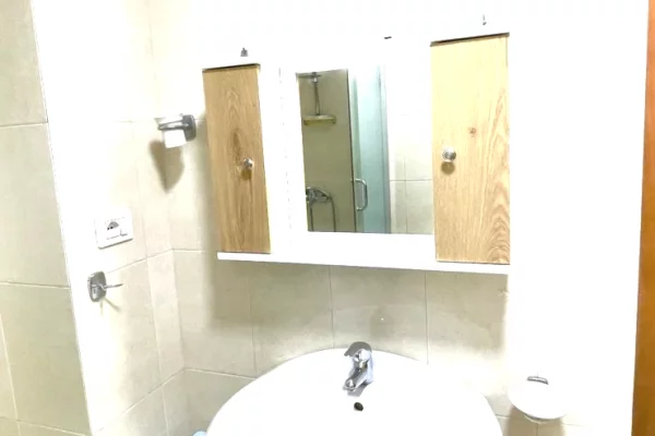 Shtepi me qera Apartament ne Tirane, 2+1, Mobilimi E mobiluar, Pagesa 47,000  Leke.