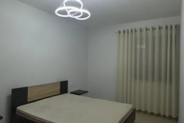 Shtepi me qera Apartament ne Tirane, 1+1, Mobilimi E mobiluar, Pagesa 520  Euro.