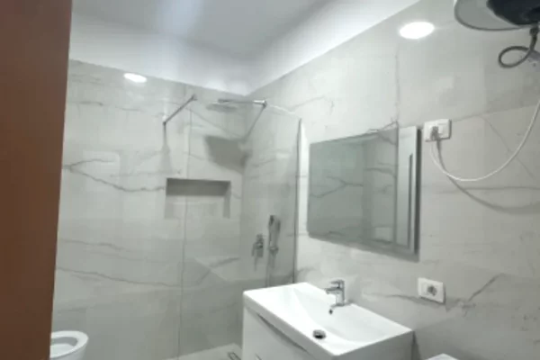 Shtepi me qera Apartament ne Tirane, 1+1, Mobilimi E mobiluar, Pagesa 520  Euro.