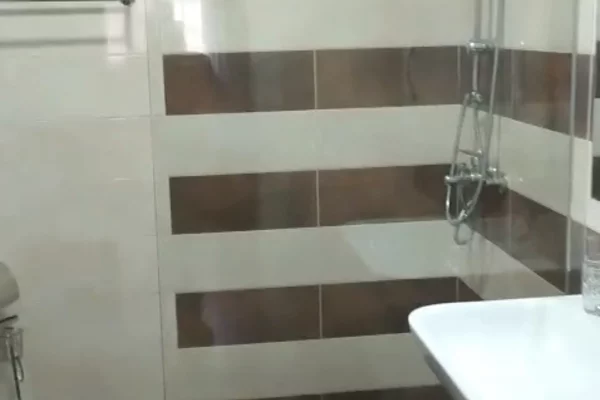 Shtepi me qera Apartament ne Tirane, 2+1, Mobilimi E mobiluar, Pagesa 65,000  Leke.