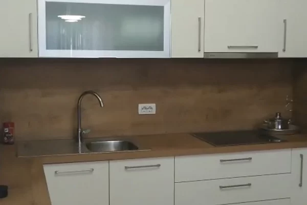 Shtepi me qera Apartament ne Tirane, 2+1, Mobilimi E mobiluar, Pagesa 65,000  Leke.