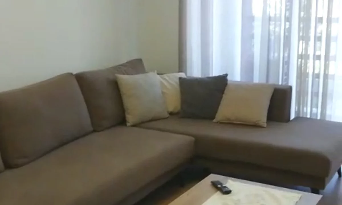 Shtepi me qera Apartament ne Tirane, 2+1, Mobilimi E mobiluar, Pagesa 65,000  Leke.