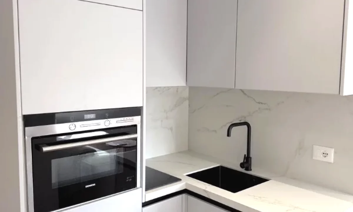 Shtepi me qera Shtepi Private ne Tirane, 1+1, Mobilimi E mobiluar, Pagesa 470  Euro.