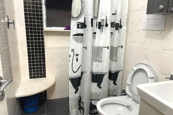 Shtepi me qera Apartament ne Tirane, 2+1, Mobilimi E mobiluar, Pagesa 65,000  Leke.