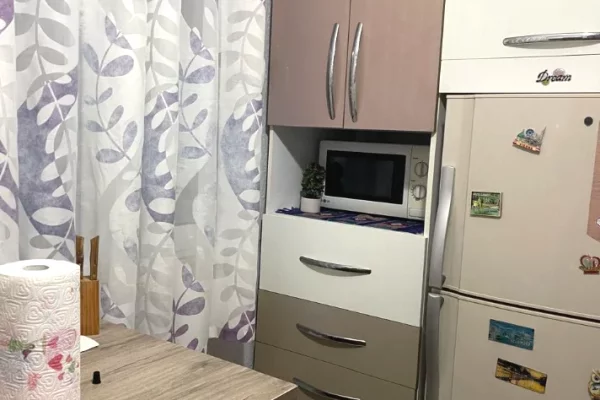 Shtepi me qera Apartament ne Tirane, 2+1, Mobilimi E mobiluar, Pagesa 65,000  Leke.