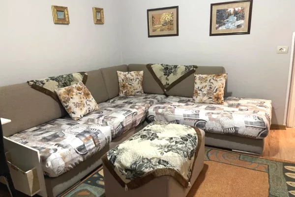 Shtepi me qera Apartament ne Tirane, 2+1, Mobilimi E mobiluar, Pagesa 65,000  Leke.