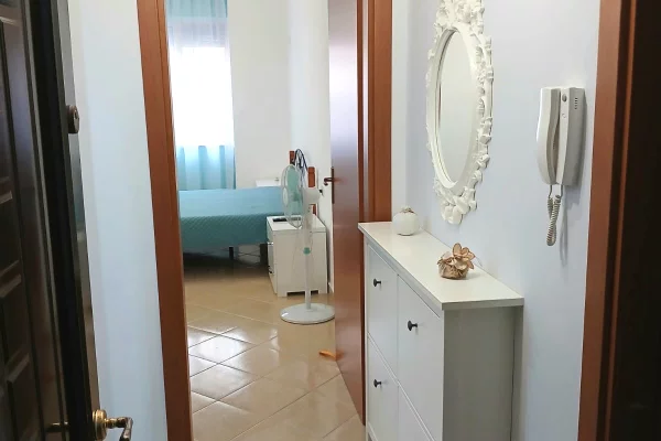 Shtepi me qera Apartament ne Tirane, 2+1, Mobilimi E mobiluar, Pagesa 520  Euro.