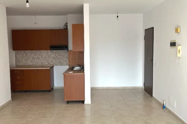 Apartment for rent in Tirana 2+1, Emty