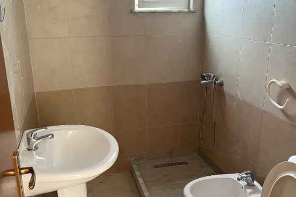 Apartment for rent in Tirana 2+1, Emty