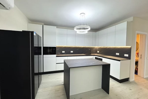 Shtepi me qera Apartament ne Tirane, 3+1, Mobilimi E mobiluar, Pagesa 140,000  Leke.