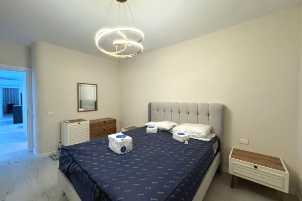 Shtepi me qera Apartament ne Tirane, 3+1, Mobilimi E mobiluar, Pagesa 140,000  Leke.