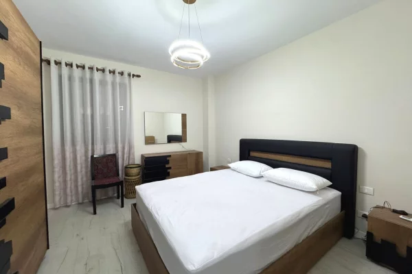 Shtepi me qera Apartament ne Tirane, 3+1, Mobilimi E mobiluar, Pagesa 140,000  Leke.