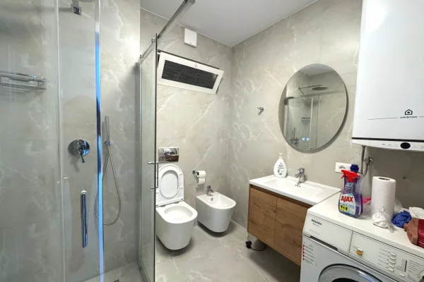 Shtepi me qera Apartament ne Tirane, 3+1, Mobilimi E mobiluar, Pagesa 140,000  Leke.