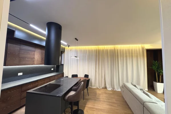 Shtepi me qera Apartament ne Tirane, 2+1, Mobilimi E mobiluar, Pagesa 1,200  Euro.