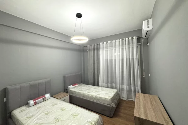 Shtepi me qera Apartament ne Tirane, 2+1, Mobilimi E mobiluar, Pagesa 1,200  Euro.