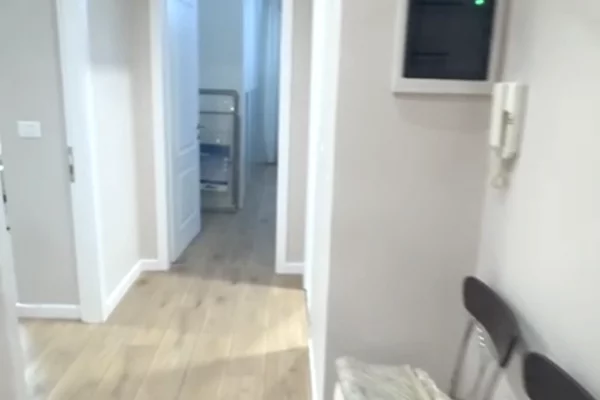 Shtepi me qera Apartament ne Tirane, 2+1, Mobilimi E mobiluar, Pagesa 90,000  Leke.