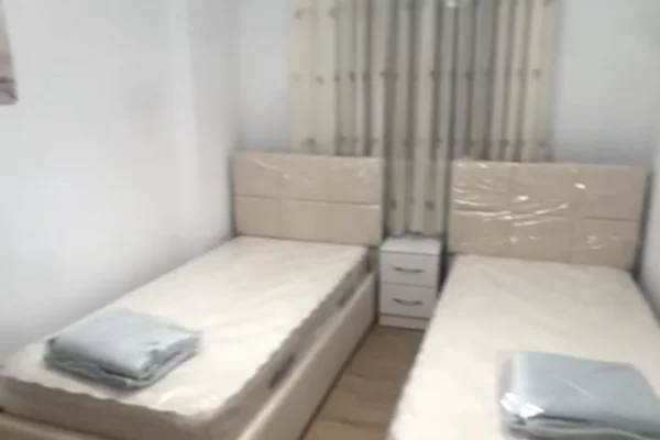 Shtepi me qera Apartament ne Tirane, 2+1, Mobilimi E mobiluar, Pagesa 90,000  Leke.