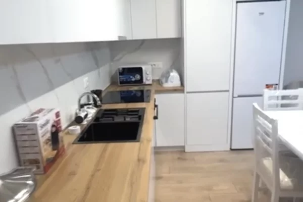 Shtepi me qera Apartament ne Tirane, 2+1, Mobilimi E mobiluar, Pagesa 90,000  Leke.