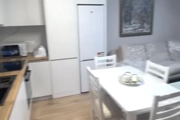 Shtepi me qera Apartament ne Tirane, 2+1, Mobilimi E mobiluar, Pagesa 90,000  Leke.