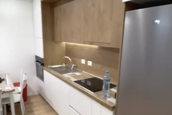 Shtepi me qera Apartament ne Tirane, 1+1, Mobilimi E mobiluar, Pagesa 550  Euro.