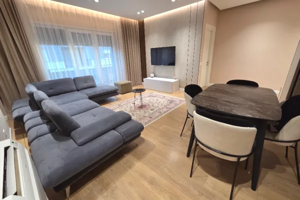 Shtepi me qera Apartament ne Tirane, 2+1, Mobilimi E mobiluar, Pagesa 750  Euro.