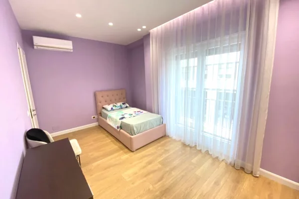Shtepi me qera Apartament ne Tirane, 2+1, Mobilimi E mobiluar, Pagesa 750  Euro.