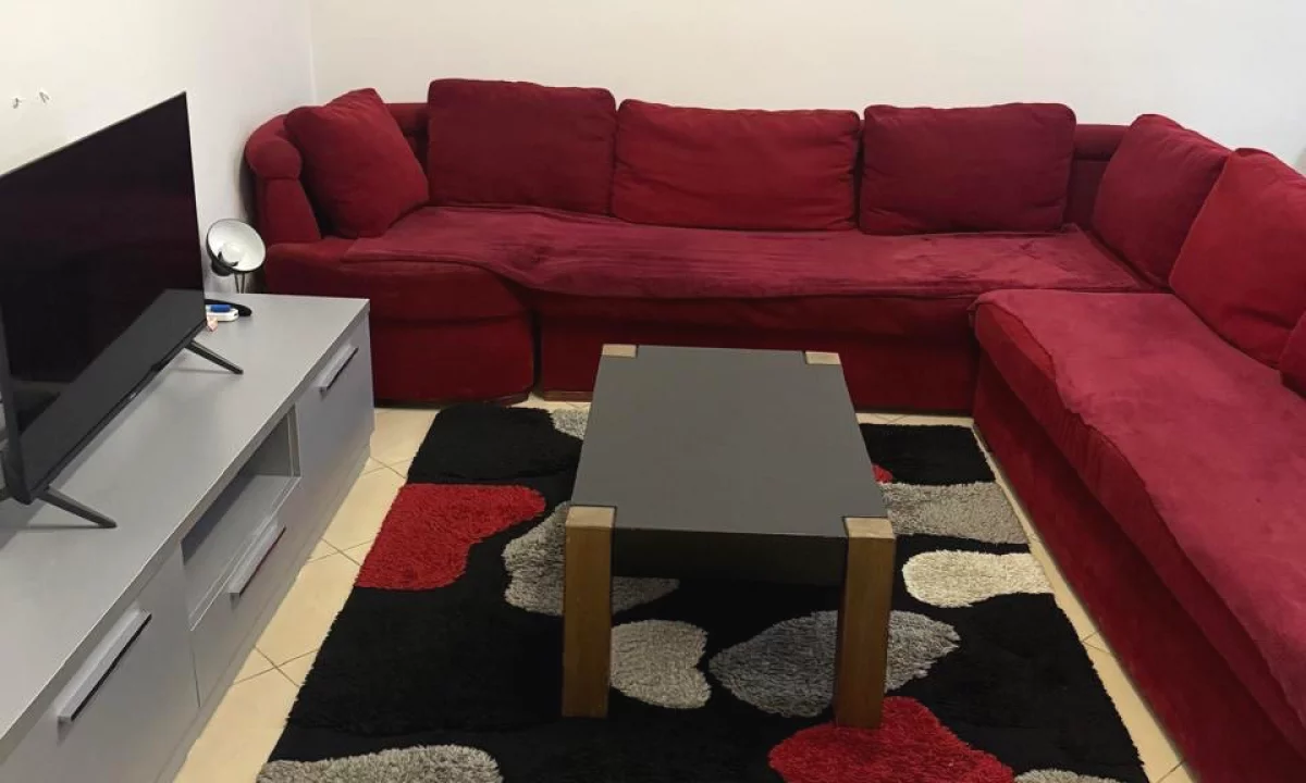 Shtepi me qera Apartament ne Tirane, 1+1, Mobilimi E mobiluar, Pagesa 50,000  Leke.