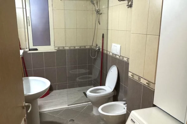 Shtepi me qera Apartament ne Tirane, 1+1, Mobilimi E mobiluar, Pagesa 50,000  Leke.