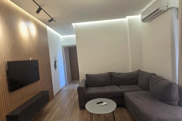 Jepet me qira 1+1 Selite 400 mije leke