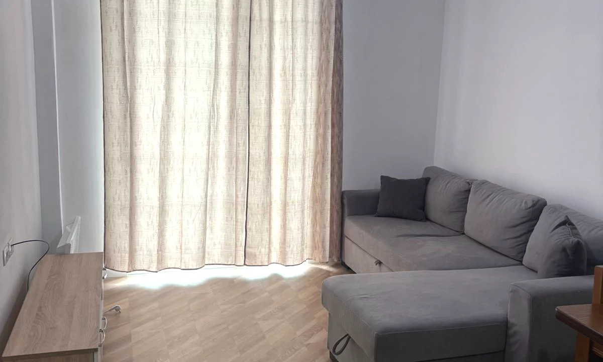 Shtepi me qera Apartament ne Tirane, 1+1, Mobilimi E mobiluar, Pagesa 35,000  Leke.
