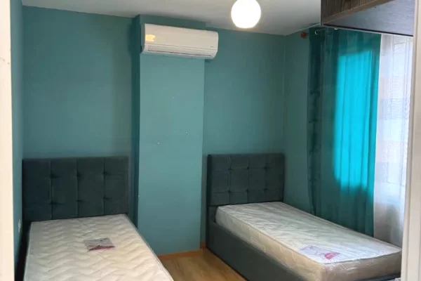 Shtepi me qera Apartament ne Tirane, 3+1, Mobilimi E mobiluar, Pagesa 55,000  Leke.