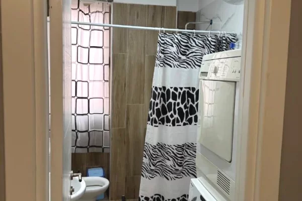 Shtepi me qera Apartament ne Tirane, 3+1, Mobilimi E mobiluar, Pagesa 55,000  Leke.