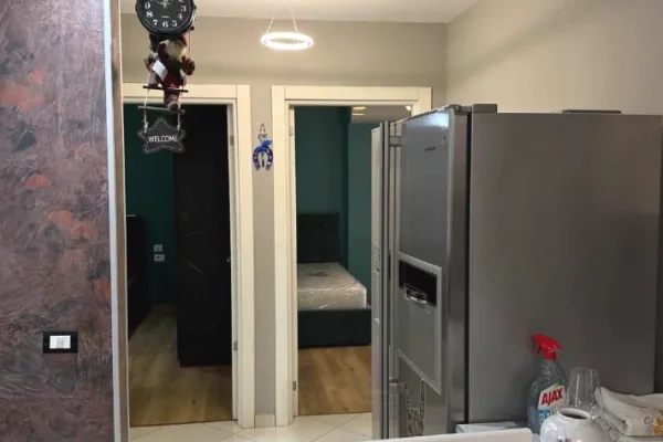 Shtepi me qera Apartament ne Tirane, 3+1, Mobilimi E mobiluar, Pagesa 55,000  Leke.