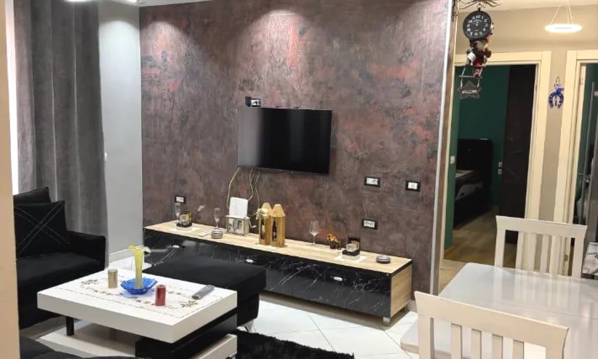 Shtepi me qera Apartament ne Tirane, 3+1, Mobilimi E mobiluar, Pagesa 55,000  Leke.