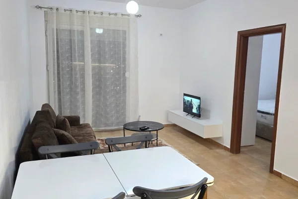 Shtepi me qera Apartament ne Tirane, 2+1, Mobilimi E mobiluar, Pagesa 45,000  Leke.