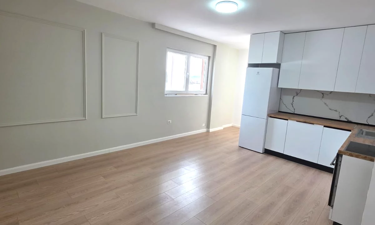Shtepi me qera Apartament ne Tirane, 2+1, Mobilimi Bosh, pa mobiluar, Pagesa 40,000  Leke.