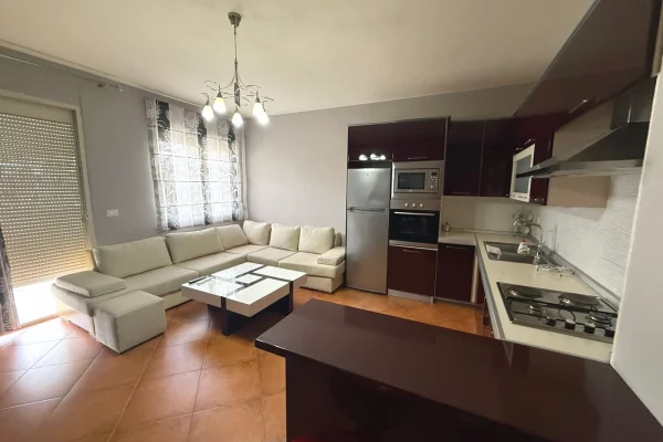 Shtepi me qera 3+1 ne Tirane - 50,000 Leke