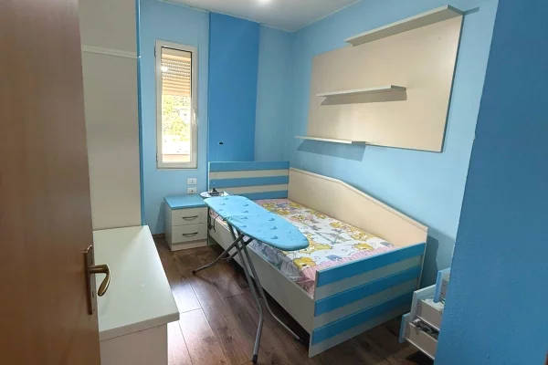 Shtepi me qera Apartament ne Tirane, 3+1, Mobilimi E mobiluar, Pagesa 50,000  Leke.