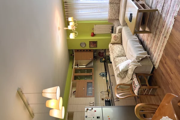 Shtepi me qera Apartament ne Tirane, 2+1, Mobilimi E mobiluar, Pagesa 650  Euro.