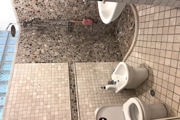 Shtepi me qera Apartament ne Tirane, 2+1, Mobilimi E mobiluar, Pagesa 650  Euro.