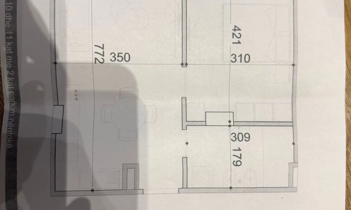 Shtepi ne shitje Apartament ne Tirane, 1+1, Mobilimi Bosh, pa mobiluar, Pagesa 120,000  Euro.