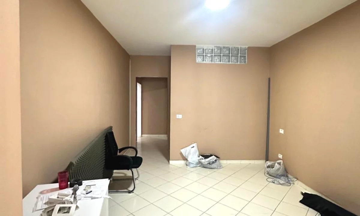 Shtepi ne shitje Apartament ne Tirane, 2+1, Mobilimi Bosh, pa mobiluar, Pagesa 220,000  Euro.