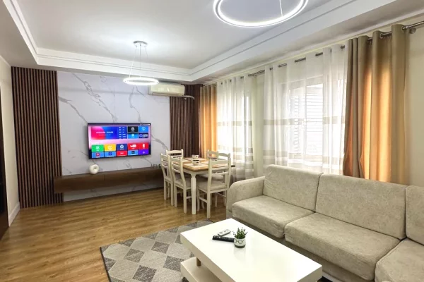 Shtepi ne shitje Apartament ne Tirane, 2+1, Mobilimi E mobiluar, Pagesa 16,600,000  Leke.