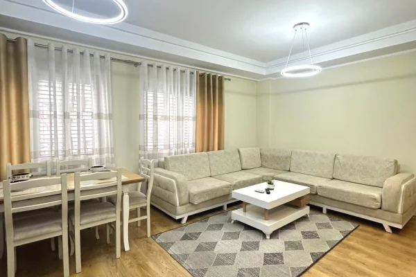 Shtepi ne shitje Apartament ne Tirane, 2+1, Mobilimi E mobiluar, Pagesa 16,600,000  Leke.